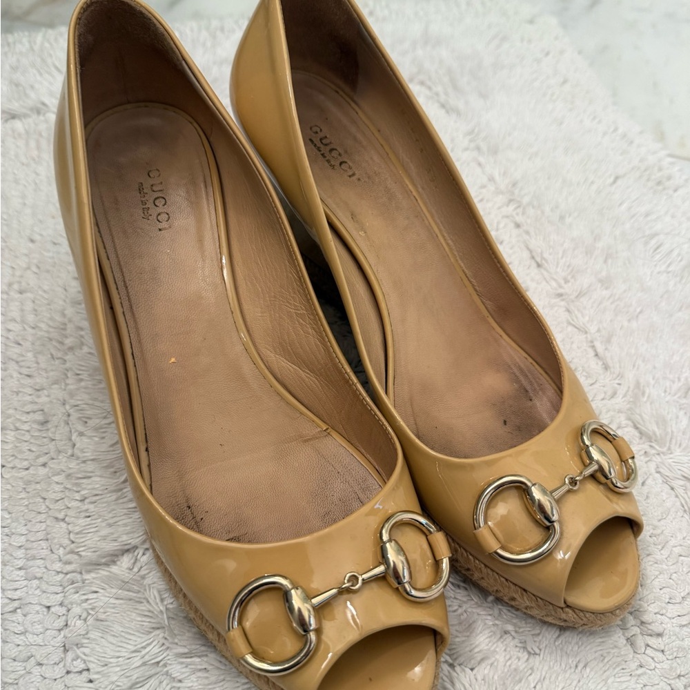 Gucci Women's Beige Peep-Toe Heels